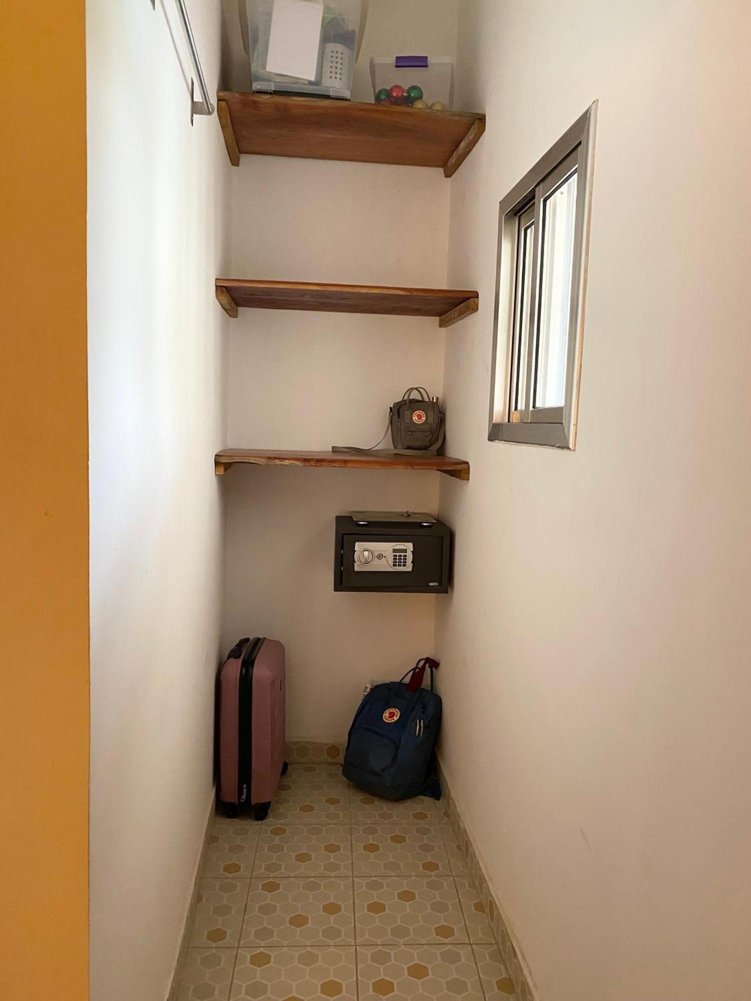 Dabo House 호텔 Brufut 외부 사진